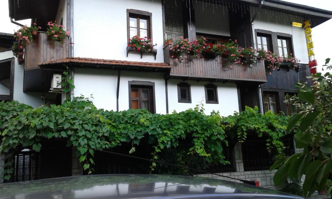 Oazis Family Hotel Lovetch Extérieur photo