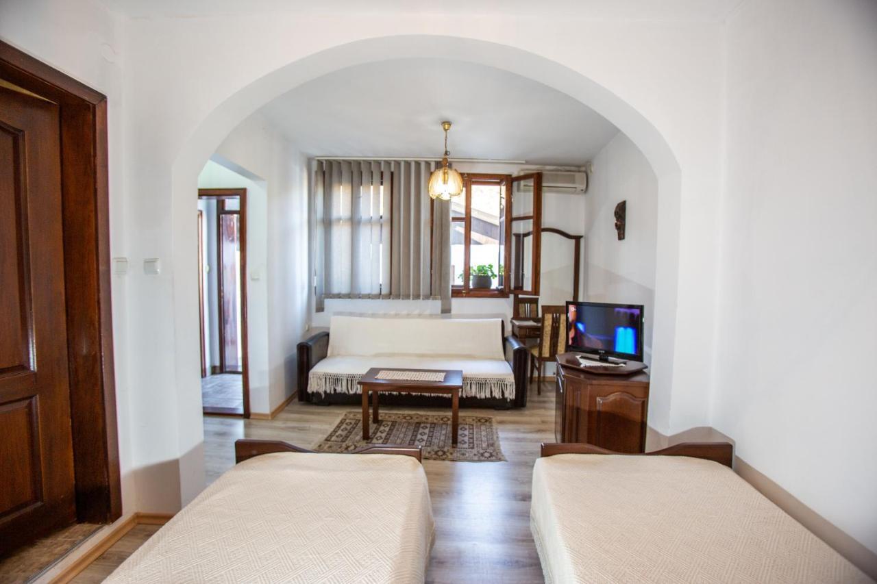 Oazis Family Hotel Lovetch Extérieur photo