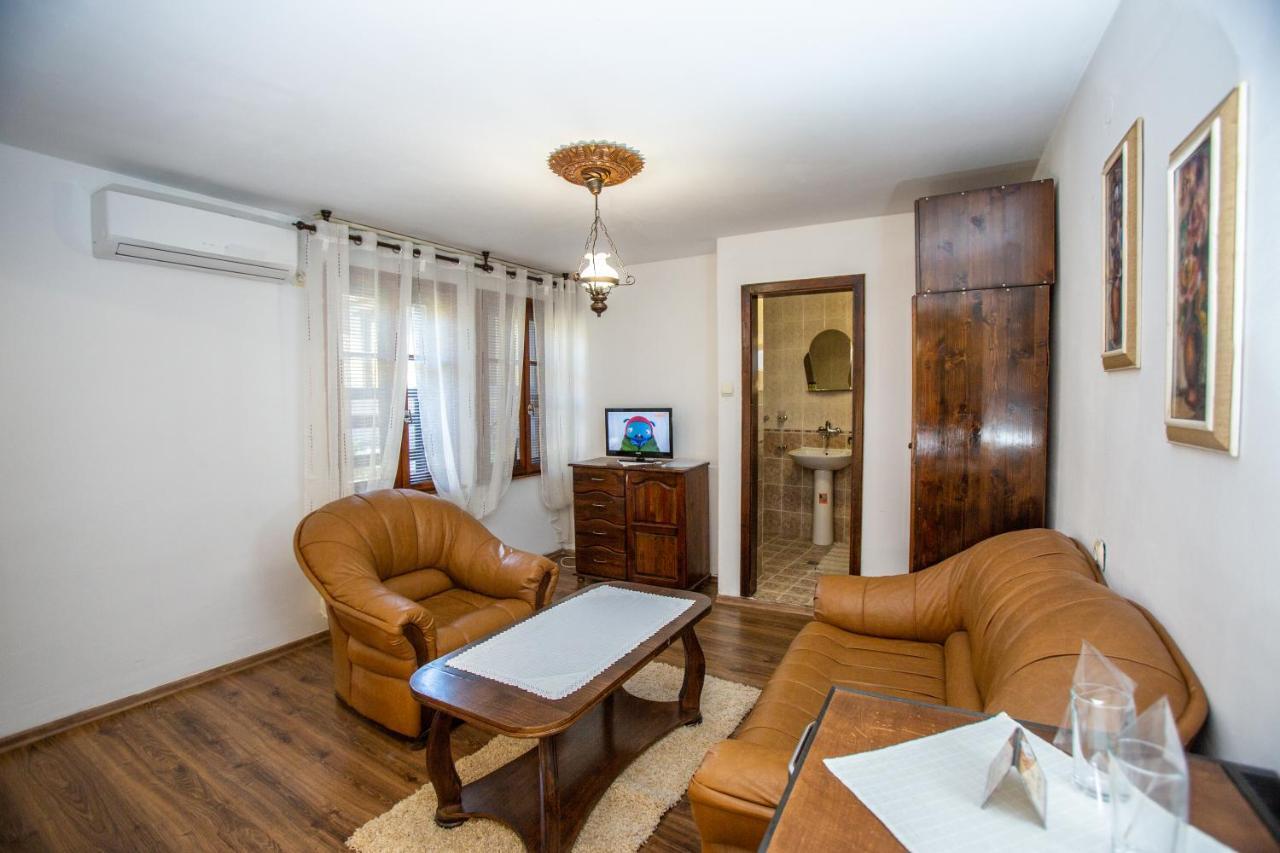 Oazis Family Hotel Lovetch Extérieur photo